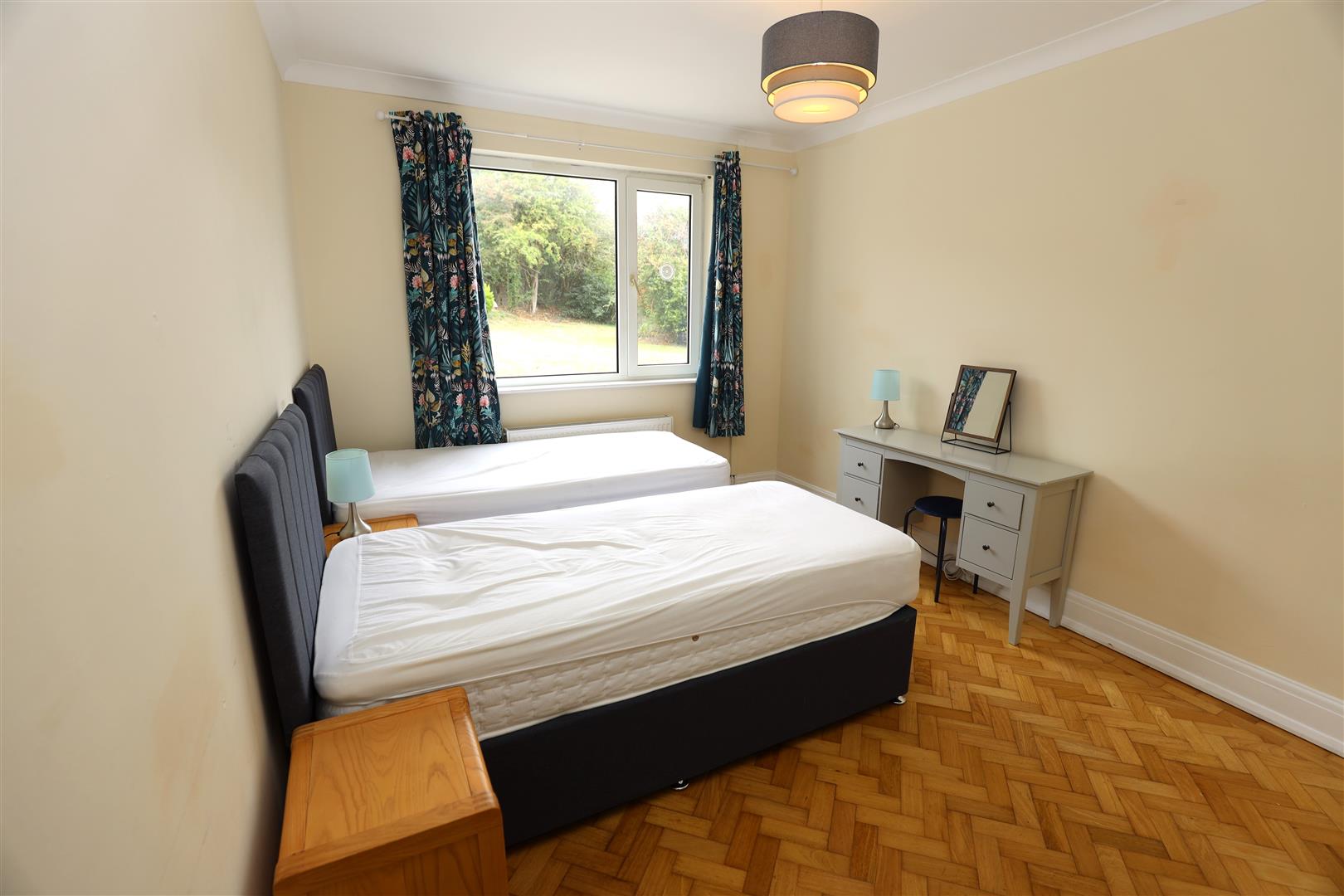 10 Downs View Close, Aberthin, Cowbridge, CF71 7HG